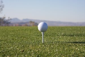 ゴルフで100切りを目指すためのドライバーのティー高さはどのくらいが理想？